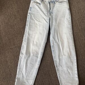Old Navy Women's Light Wash Straight Leg Jeans